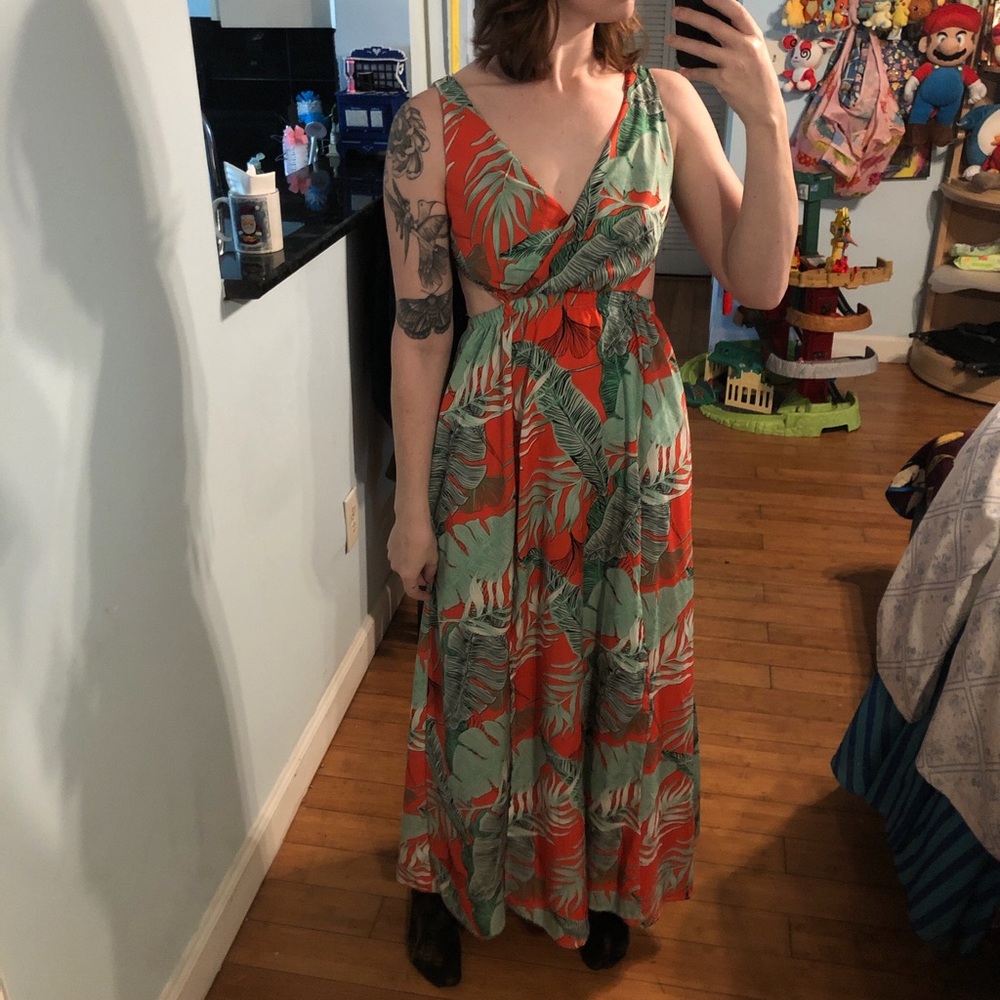 Tropical print maxi dress with cutout and tie back